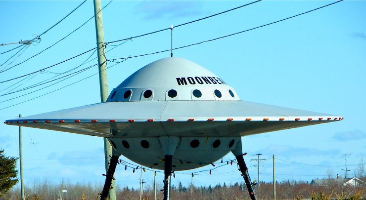Fotografia przedstawiająca makietę UFO