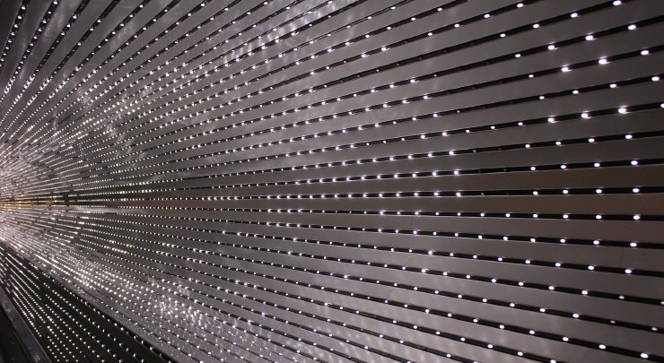 Fotografia przedstawiająca świetlny tunel